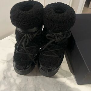 Black Rudsak moon boots
